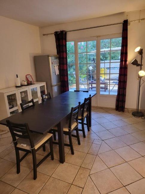 Grande Maison Avec 5 Chambres Et Jardin Avignone Esterno foto