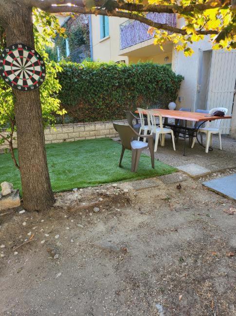 Grande Maison Avec 5 Chambres Et Jardin Avignone Esterno foto